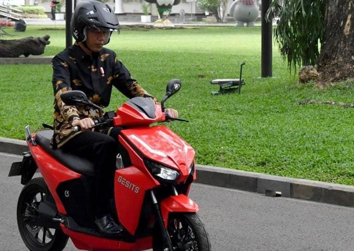 jokowi motor listrik